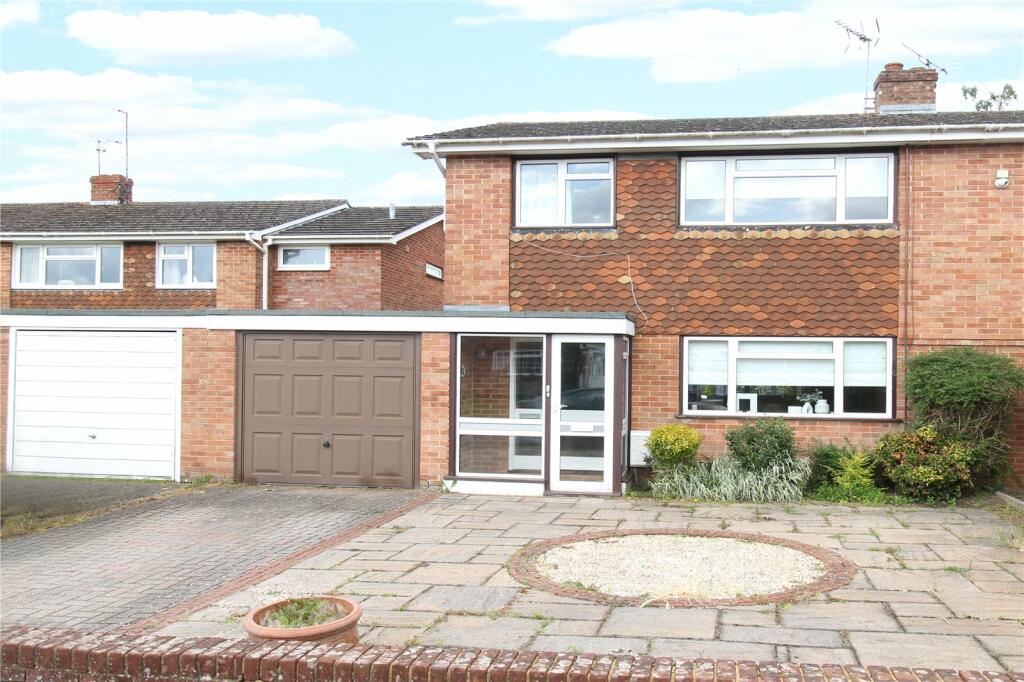 3 bedroom semidetached house for sale in Willow Way, Sherfieldon