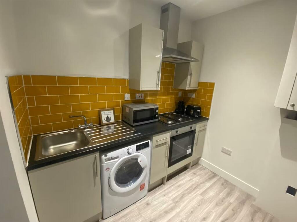 Additional image 5 of Flat 3, Hanover House