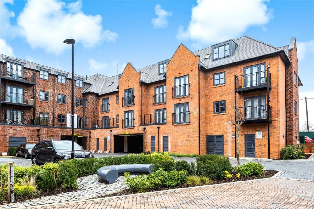 Main image of property: Willow House, Carter Court, RG27