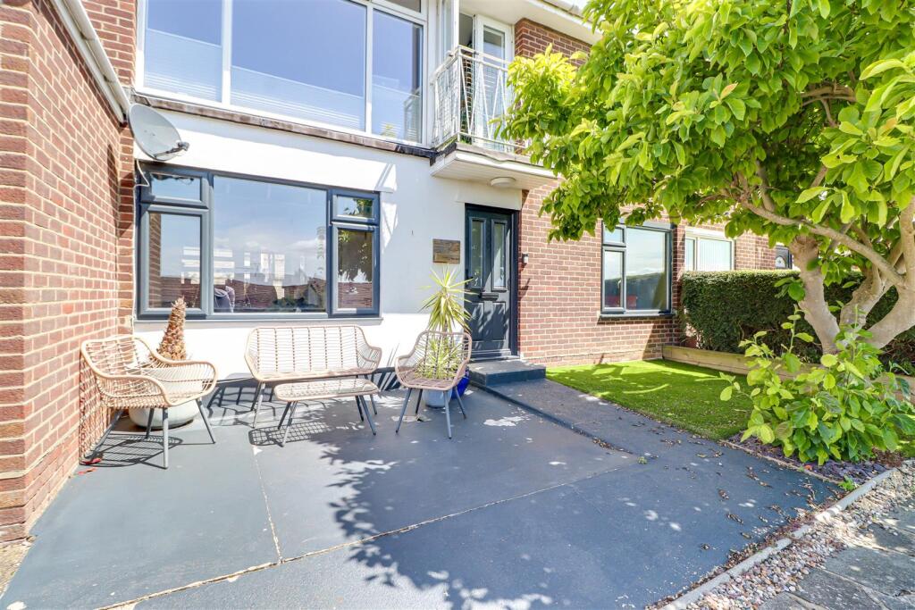 Main image of property: Laurel Close, Leigh-On-Sea