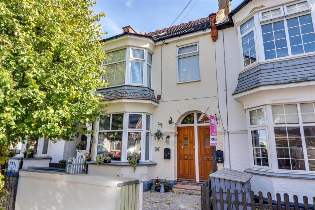 Main image of property: Oakleigh Park Drive, Leigh-On-Sea