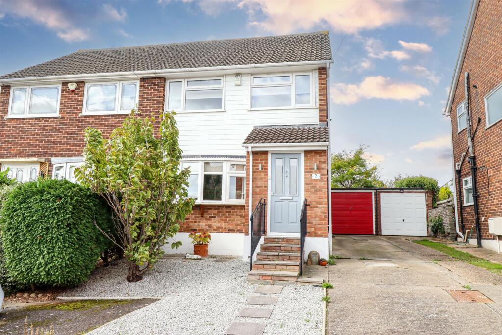 Main image of property: * VIEWS OVER FIELDS TO REAR * High Beeches, Benfleet