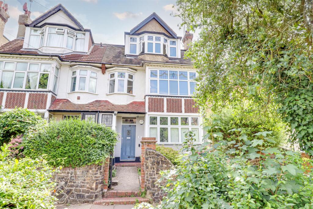 Main image of property: * SEA VIEWS * Ditton Court Road, Westcliff-On-Sea