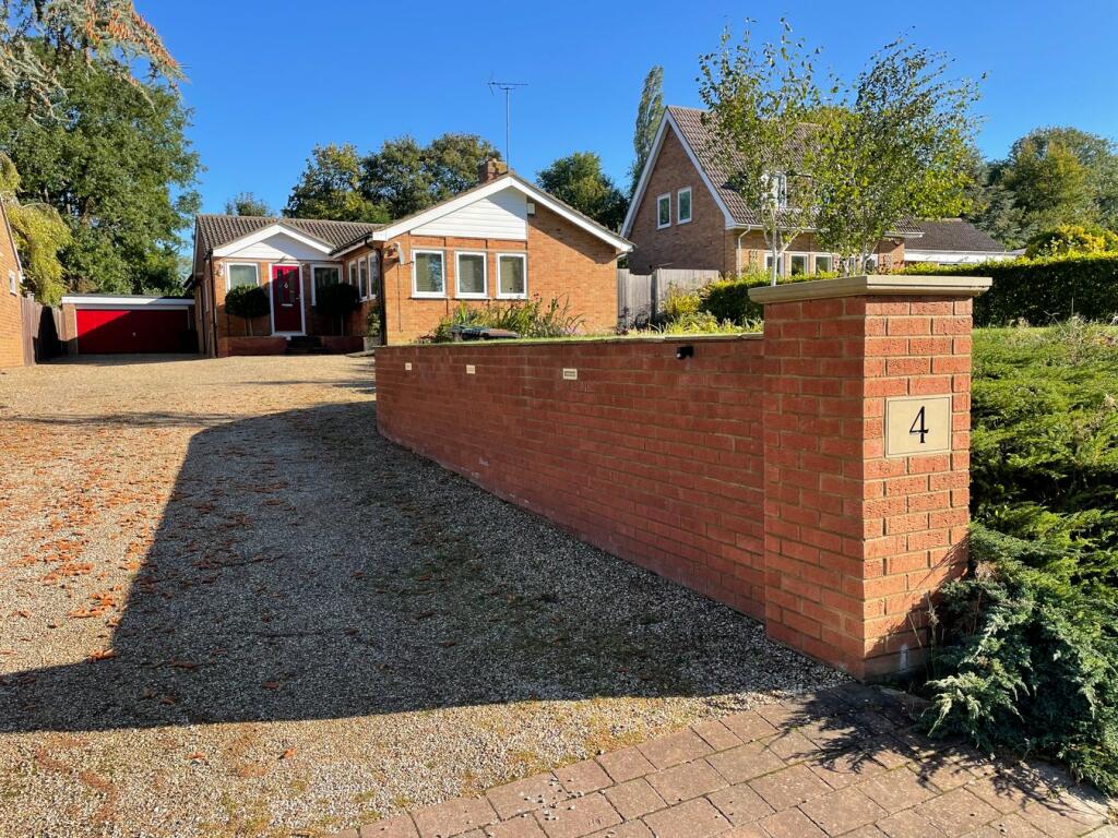 4 bedroom bungalow for sale in Elm Close, Hargrave, Wellingborough, NN9