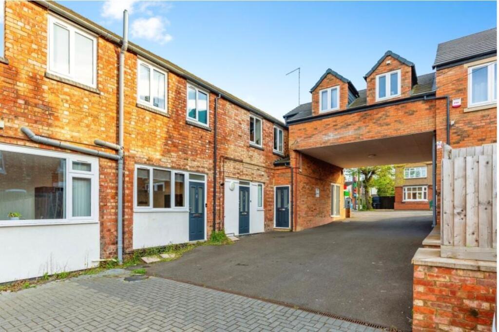 Main image of property: 206, Wellingborough Road, Rushden, NN10