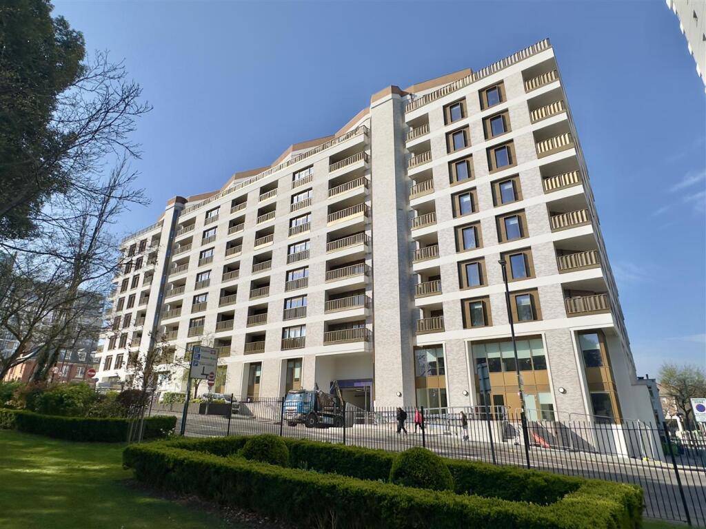 Main image of property: Sutton Park House, 15 Carshalton Rd