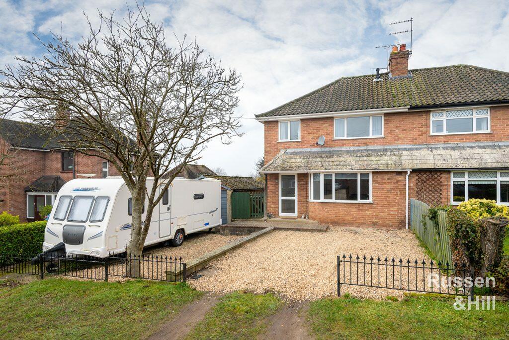 4 bedroom semidetached house for sale in Myrtle Avenue, Old Costessey, NR8
