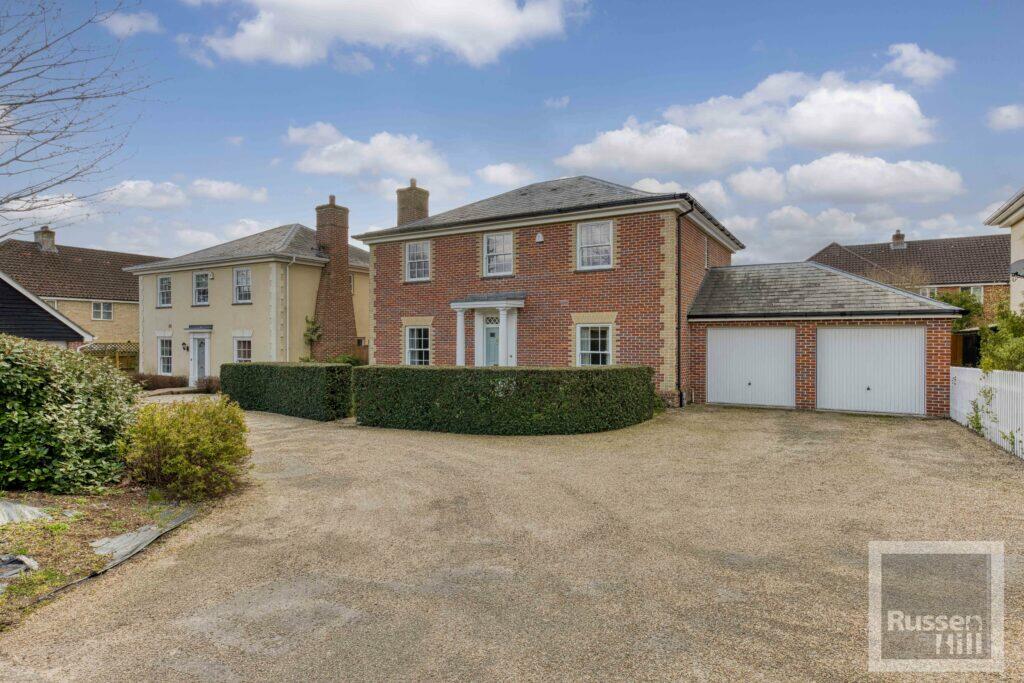 4 bedroom detached house for sale in Bawburgh Lane, New Costessey, NR5