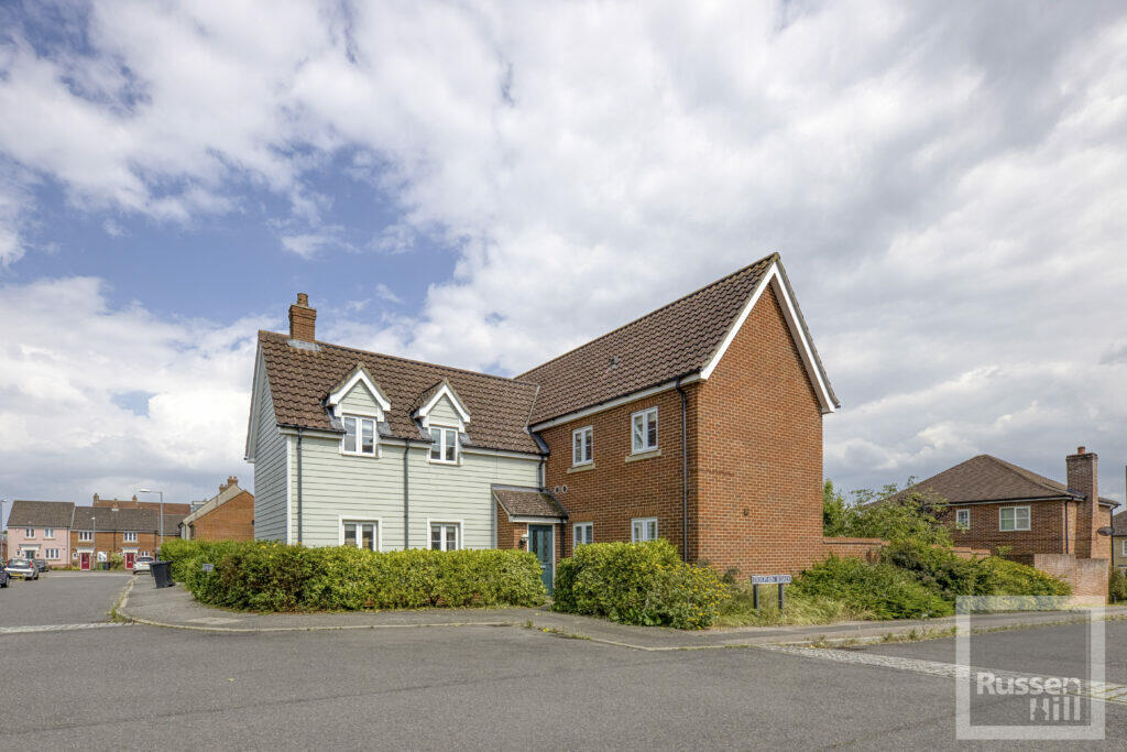 4 bedroom detached house for sale in Dolphin Road, The Hampdens, New