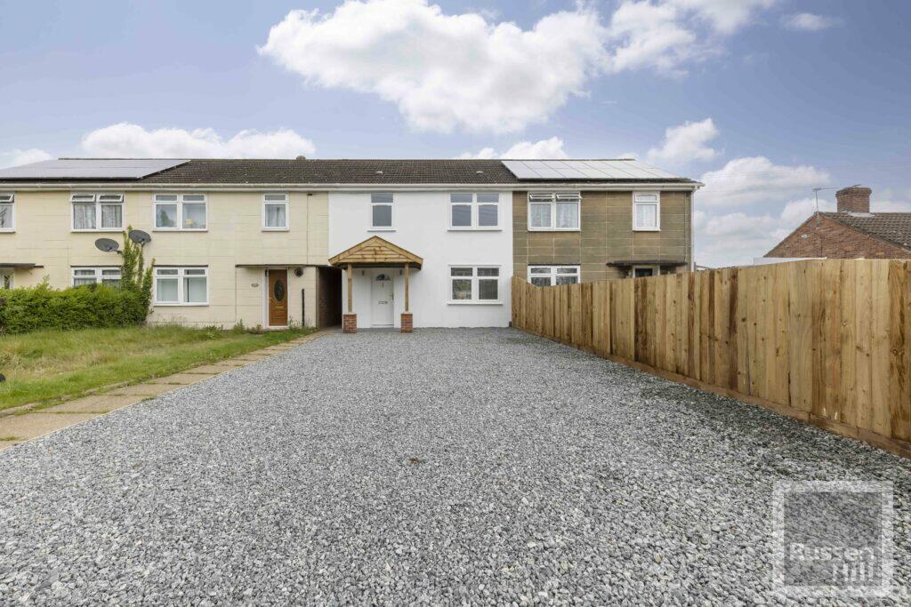 3 bedroom terraced house for sale in East Hills Road, New Costessey, NR5