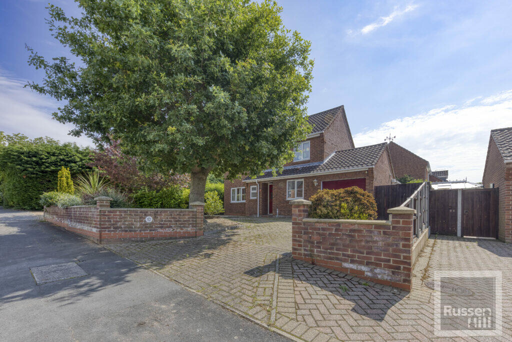 3 bedroom detached house for sale in Three Mile Lane, New Costessey, NR5