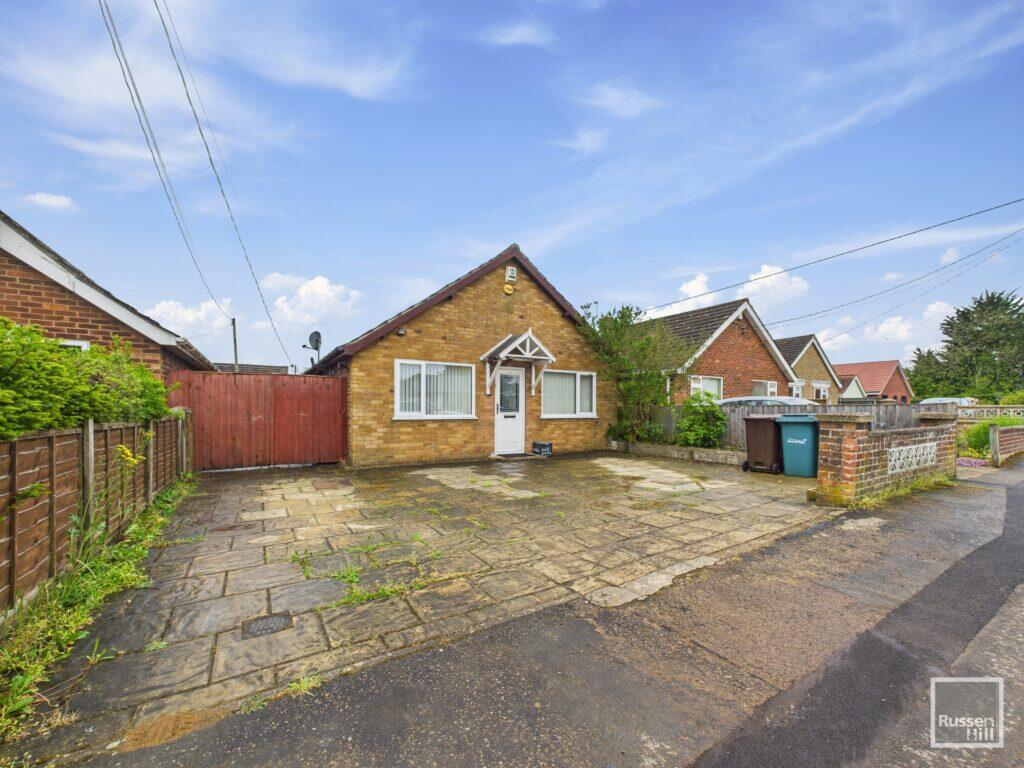 4 bedroom detached bungalow