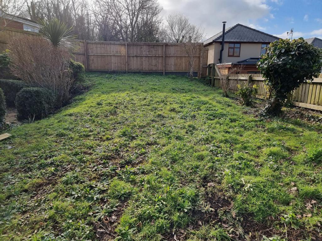 4 bedroom detached house for sale in Cog Road, Sully, Vale of