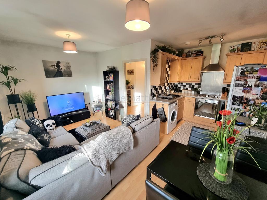 2 bedroom flat for sale in Fleming Walk, Church Village, Pontypridd, Rhondda Cynon Taff. CF38