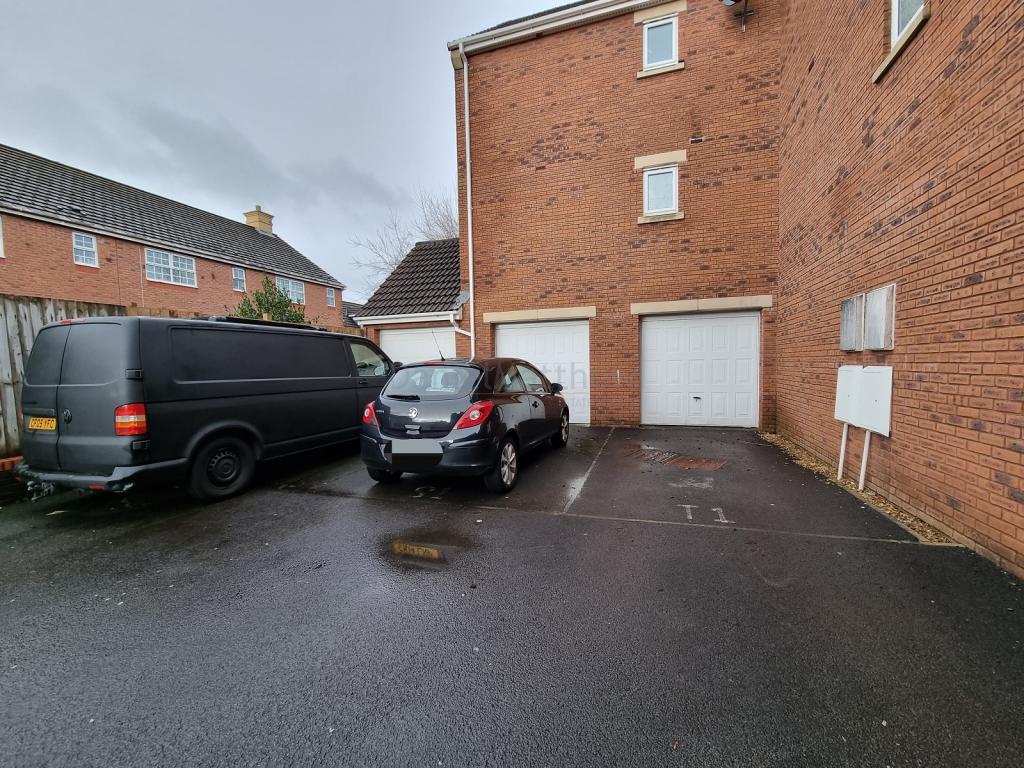 2 bedroom flat for sale in Fleming Walk, Church Village, Pontypridd, Rhondda Cynon Taff. CF38