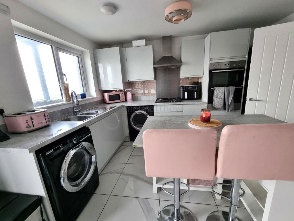 Additional property image - Ffordd Pentre, Barry. CF62 5DN