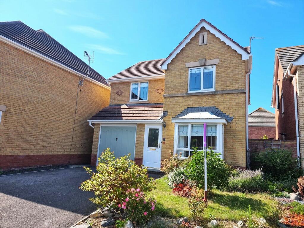 4 bedroom detached house for sale in Cilgant Y Meillion, Rhoose, Barry