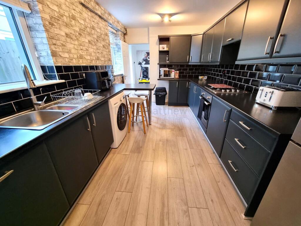 Additional property image - Coldbrook Road East, Barry, The Vale Of Glamorgan. CF63 1NG