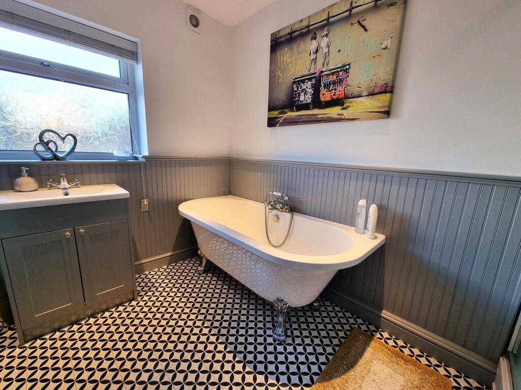 Additional property image - Coldbrook Road East, Barry, The Vale Of Glamorgan. CF63 1NG