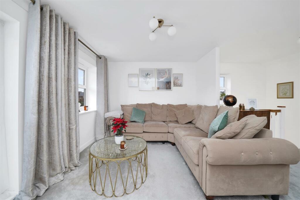Additional property image - Freeman Close, Castle Hill, Ebbsfleet Valley