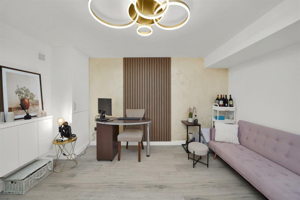 Additional property image - Freeman Close, Castle Hill, Ebbsfleet Valley