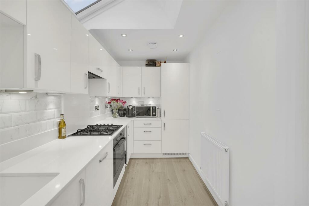 Additional property image - Freeman Close, Castle Hill, Ebbsfleet Valley