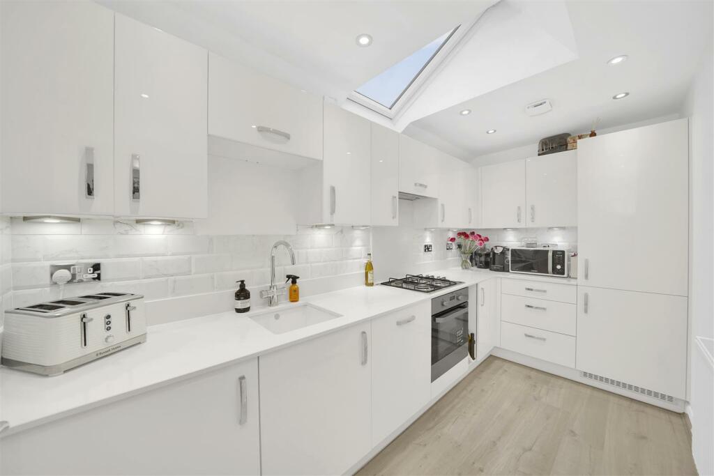 Additional property image - Freeman Close, Castle Hill, Ebbsfleet Valley