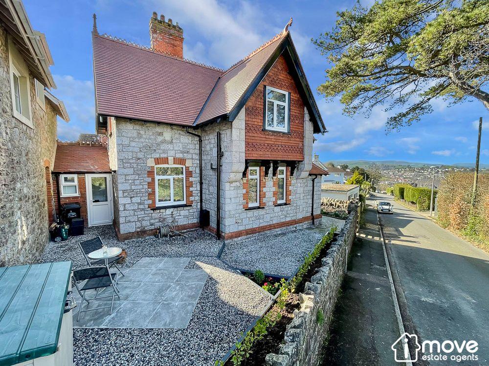 2 bedroom semidetached house for sale in Hill Road, Wolborough, Newton