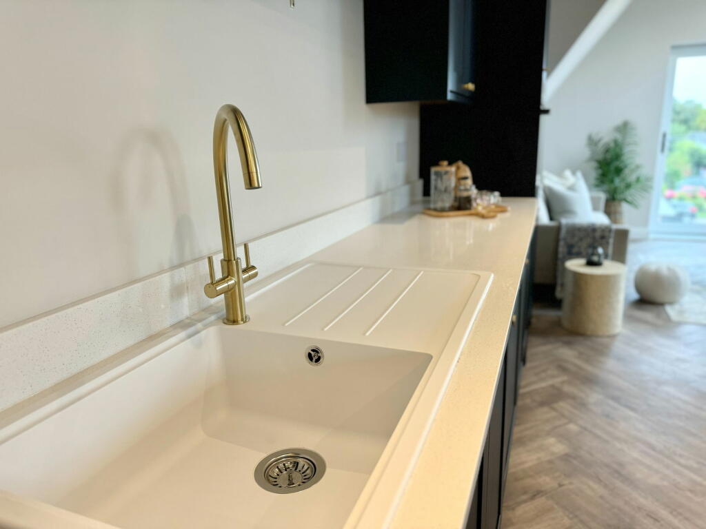 Additional property image - OAK TREE PLACE, Tanworth Lane, Shirley