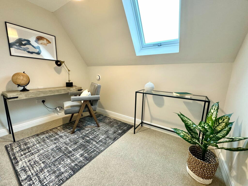 Additional property image - OAK TREE PLACE, Tanworth Lane, Shirley