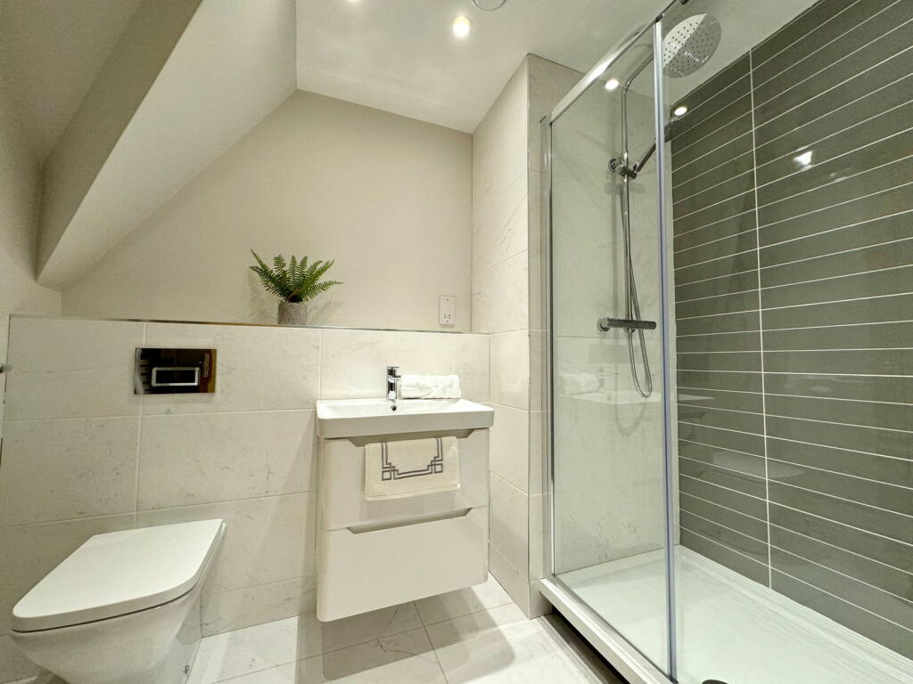 Additional property image - OAK TREE PLACE, Tanworth Lane, Shirley