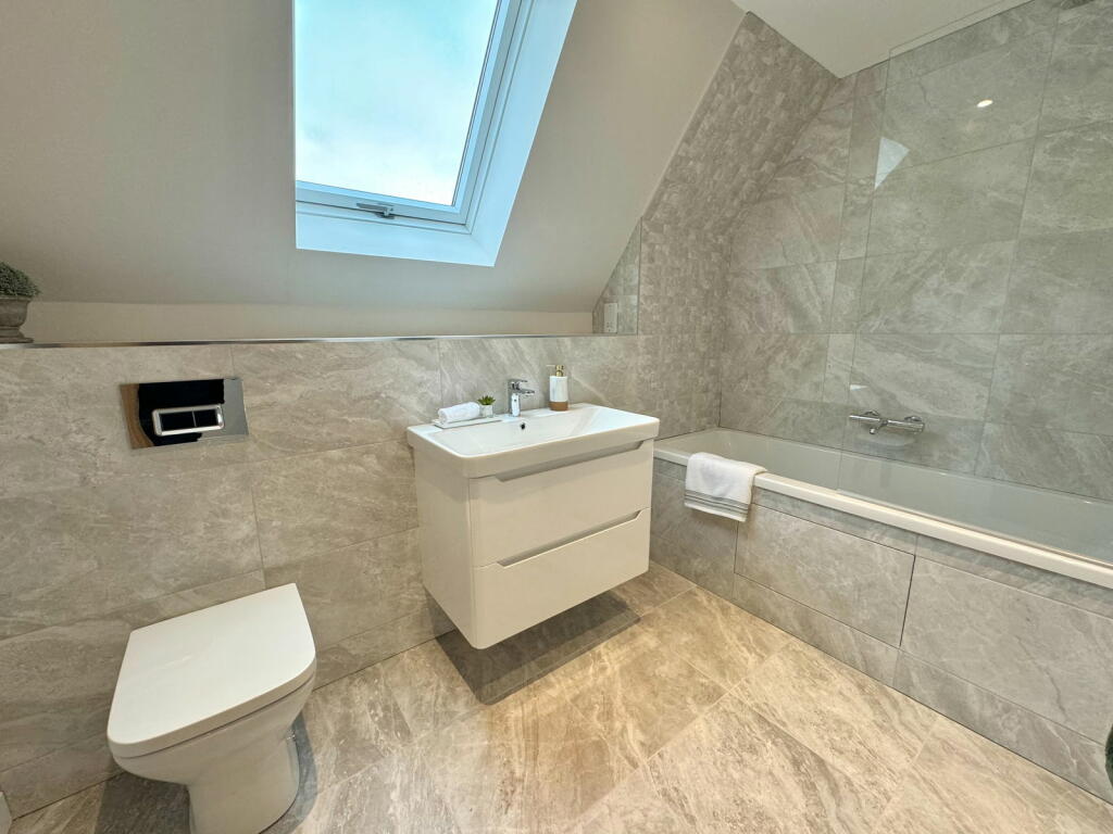 Additional property image - OAK TREE PLACE, Tanworth Lane, Shirley