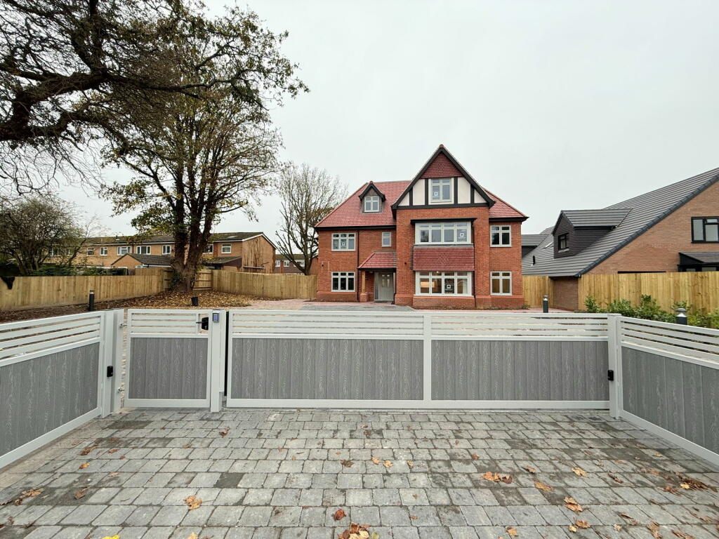 Additional property image - OAK TREE PLACE, Tanworth Lane, Shirley