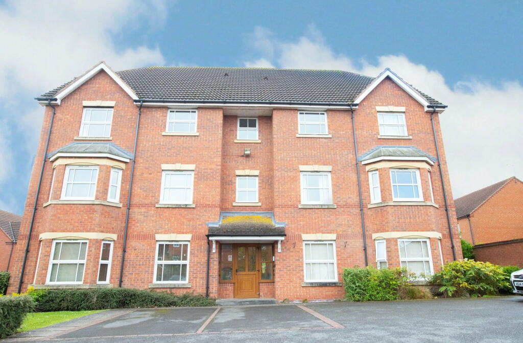 Main image of property: Bromhurst Way,Warwick,Warwickshire,CV34 6NS