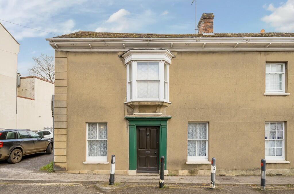 2 bedroom semidetached house for sale in South Street, Wincanton