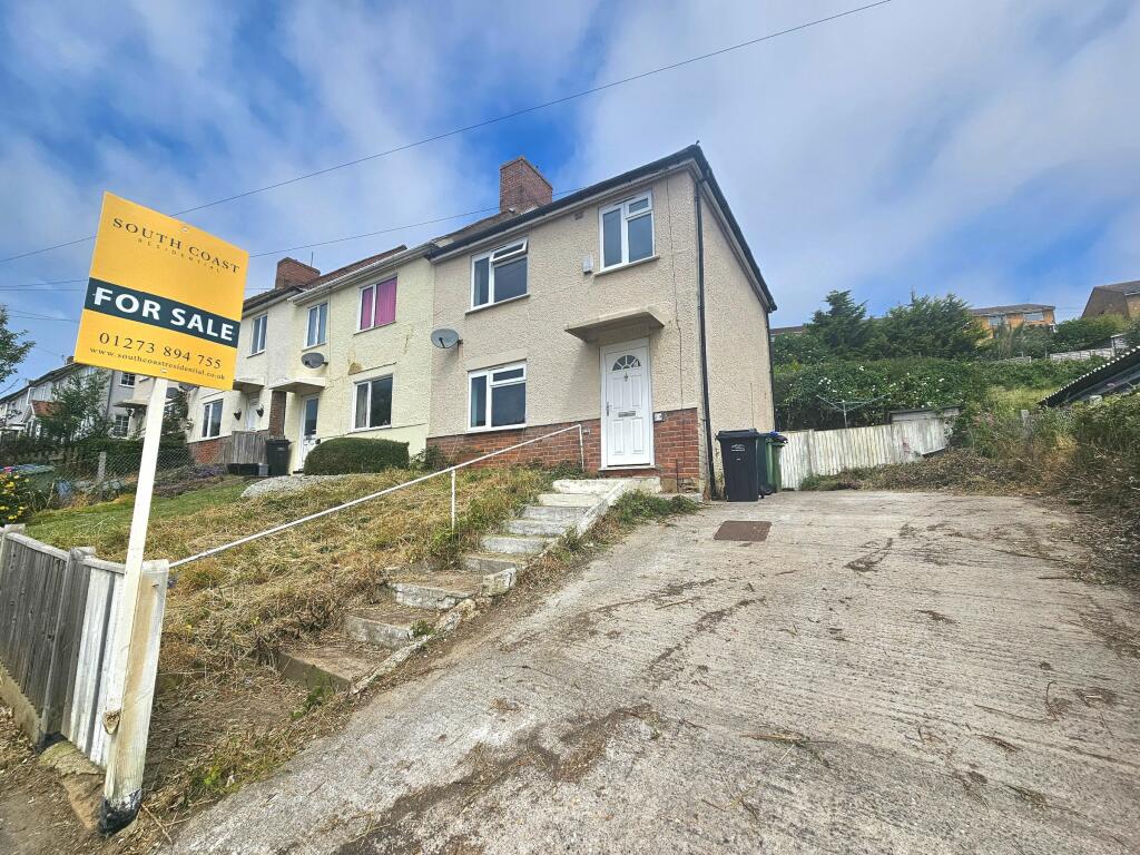 3 bedroom terraced house for sale in Gibbon Road, Newhaven, BN9