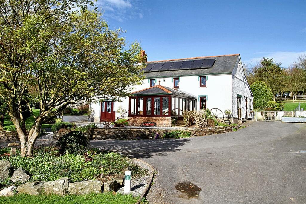 9 bedroom smallholding for sale in Henllan, Llandysul, SA44