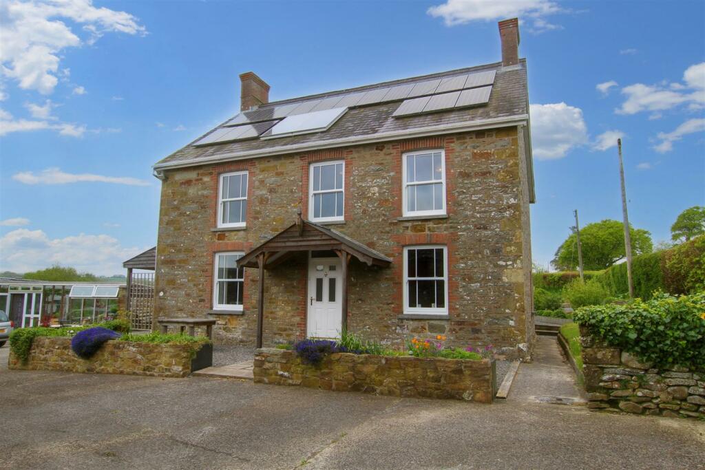 4 bedroom smallholding for sale in Glynarthen, Llandysul, SA44