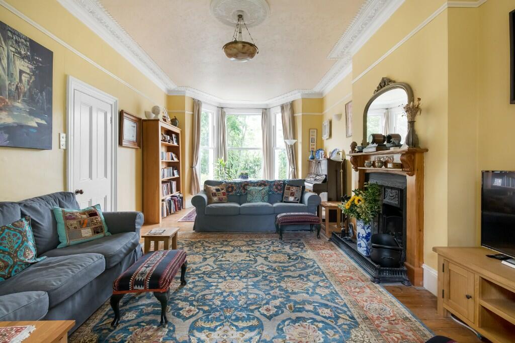 6 bedroom house for sale in Wellmeadow Road, London, SE6