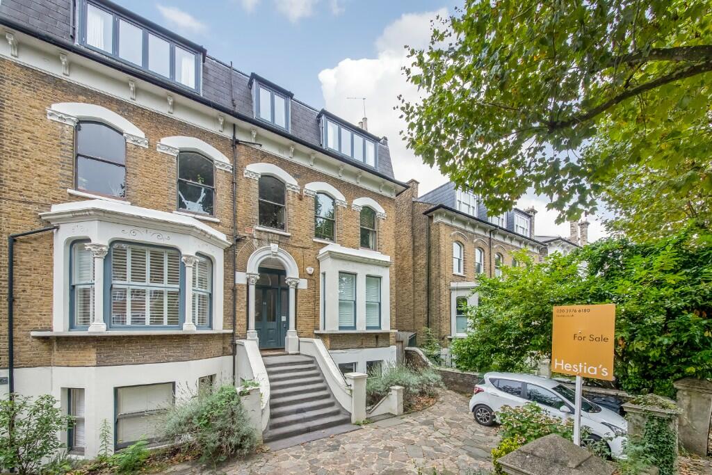 2 bedroom flat for sale in Wickham Road, London, SE4