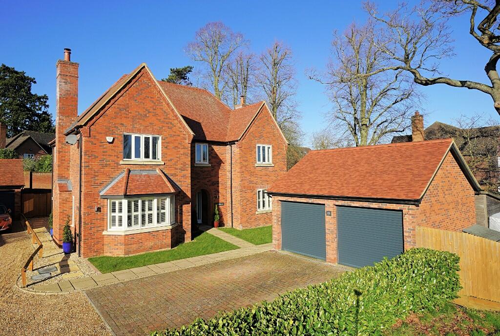 5 bedroom detached house for sale in Chestnut Avenue Bromham MK43