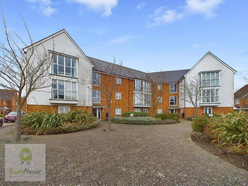 2 bedroom flat for sale in Glimmer Way, Wainscott, Rochester ME3 8FL, ME3