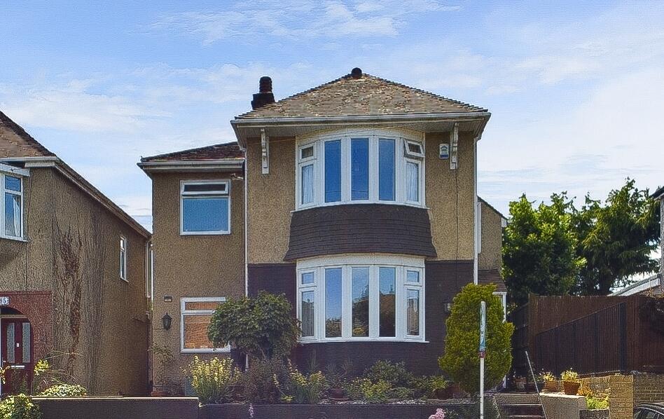 4 bedroom detached house for sale in Cliffe Road, Strood, Rochester ME2