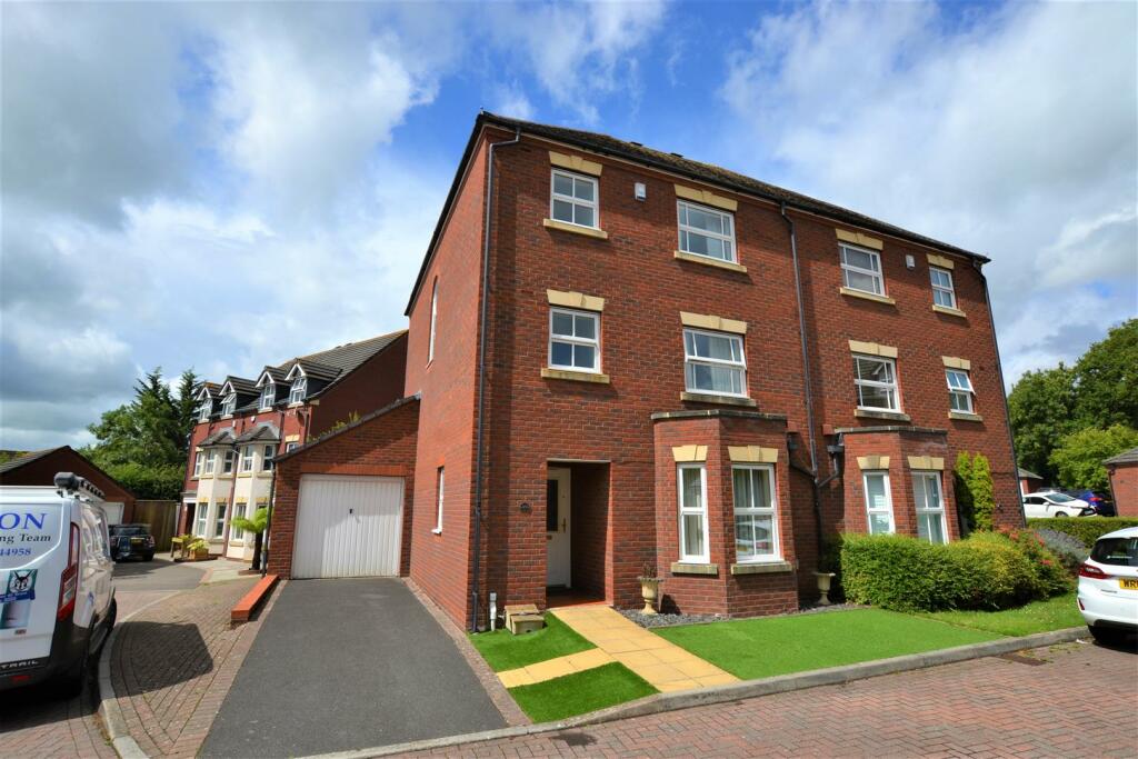4 bedroom town house for sale in Vowles Close, Wraxall, BS48