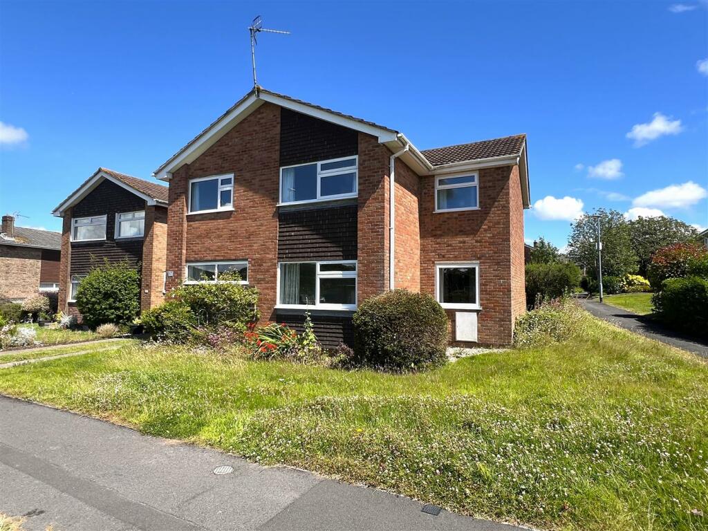 Main image of property: Greenslade Gardens, Nailsea