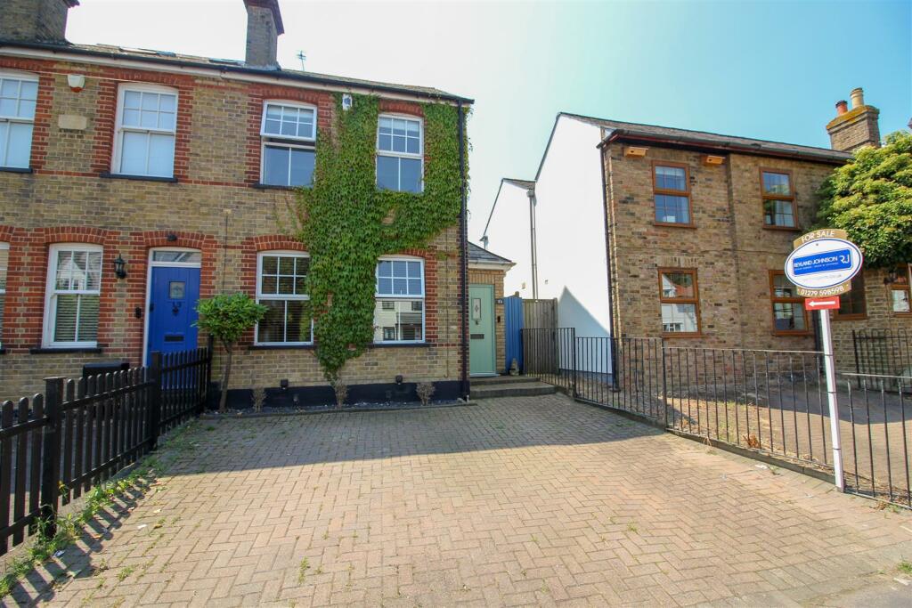 3 bedroom end of terrace house for sale in West Road, Sawbridgeworth, CM21