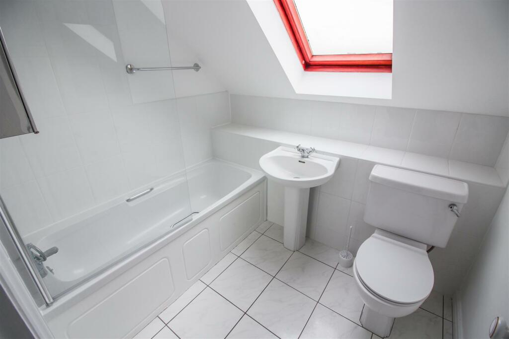 Additional property image - Lawrence Moorings, Sawbridgeworth