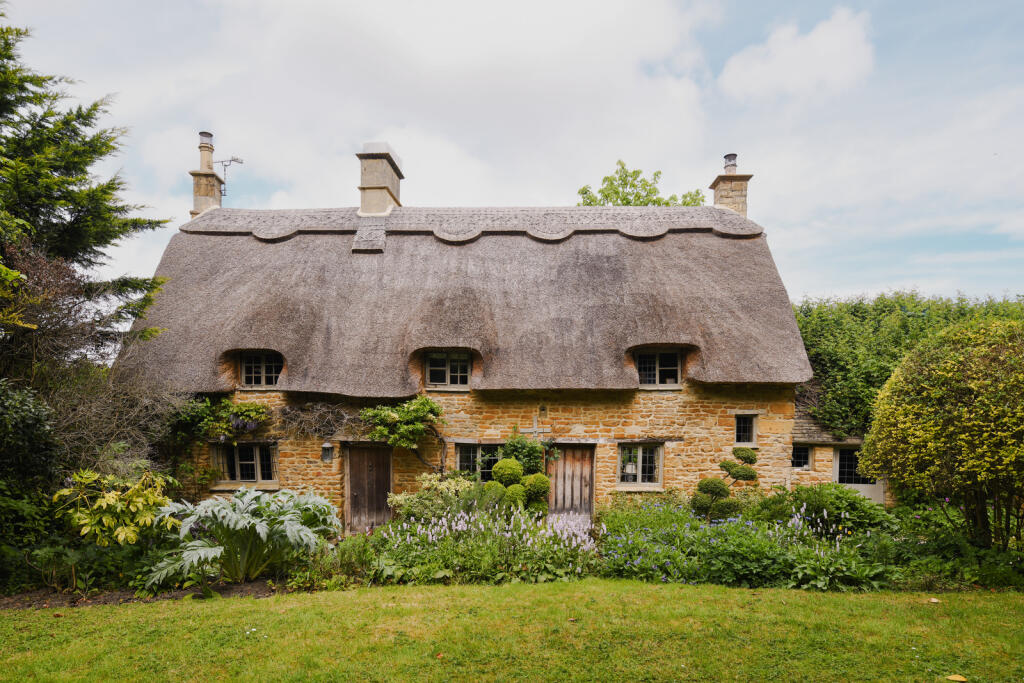 Main image of property: Elm Tree Cottage, Chastleton, Oxfordshire