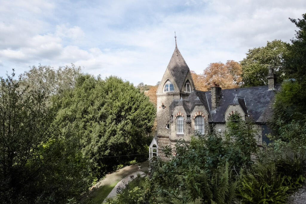 Main image of property: Undercliffe, Lewes, East Sussex