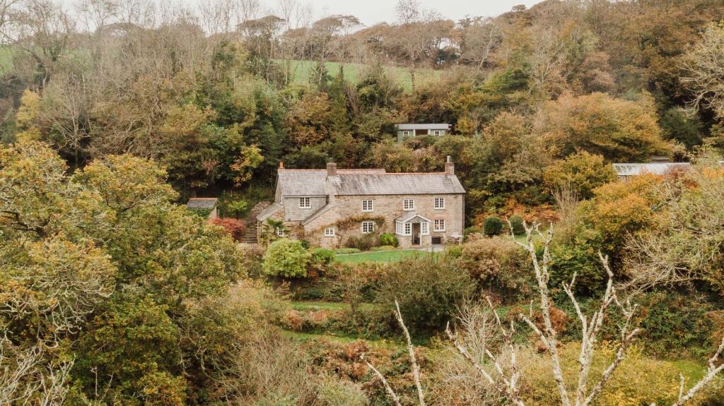 Main image of property: Rose Cottage, Heligan, Cornwall